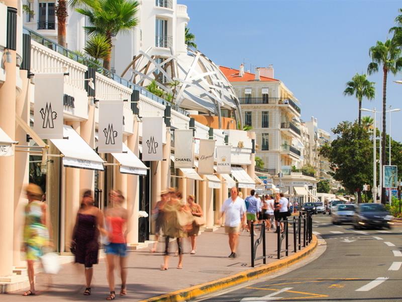 Un peu de shopping dans la rue d'Antibes ou la Croisette à Cannes